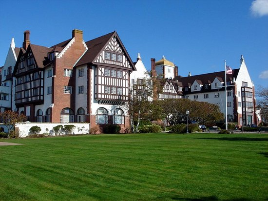 Montauk Manor