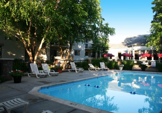 Quality Inn & Suites Downtown - University Area