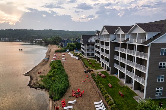 Cherry Tree Inn & Suites