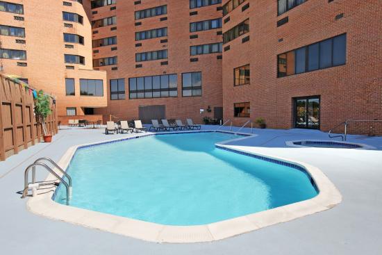 APM Inn & Suites