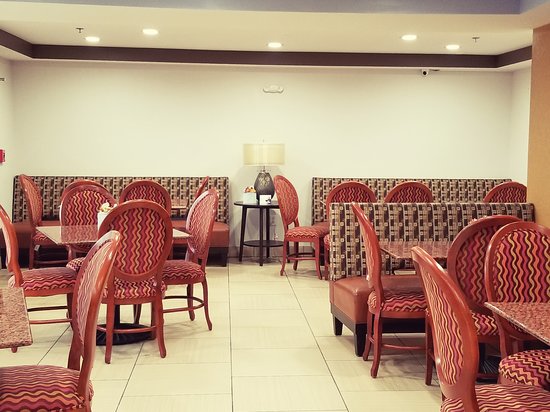 Travelodge by Wyndham Fort Wayne North
