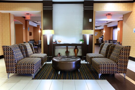 Holiday Inn Express & Suites Dallas W - I-30 Cockrell Hill By IHG