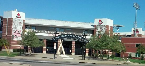 Super 8 by Wyndham Louisville/Expo Center
