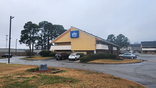 Americas Best Value Inn & Suites Little Rock at Scott Hamilton Dr