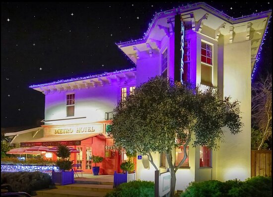 Metro Hotel & Cafe