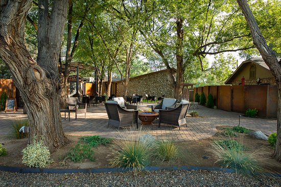 Primrose Inn and Suites