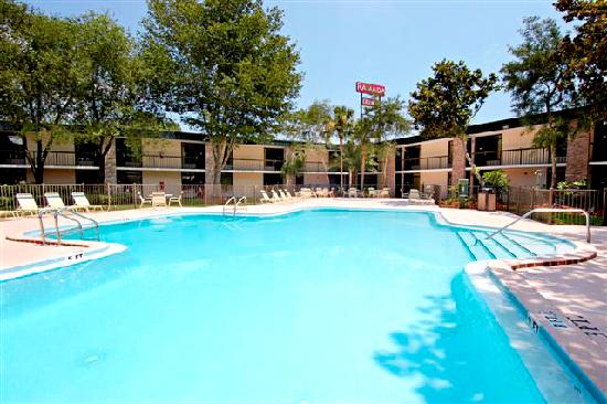 Ramada by Wyndham Jacksonville Hotel & Conference Center