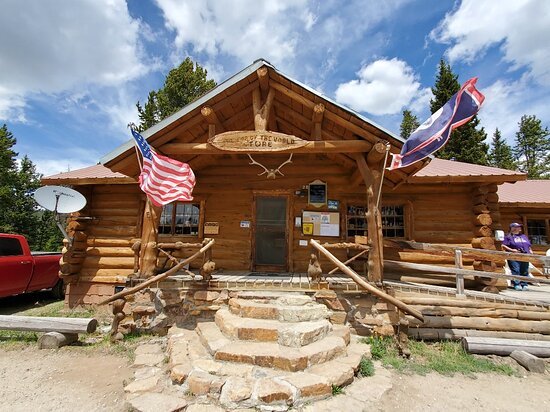 Top of the World Resort along Beartooth Highway