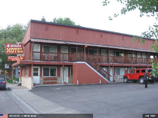 4 Winds Motel