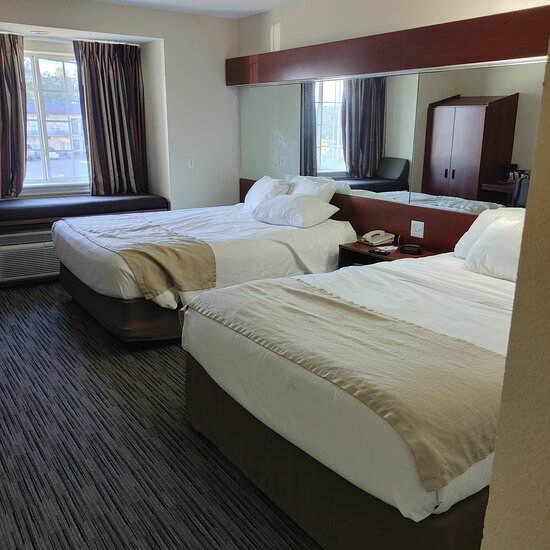 Microtel Inn & Suites By Wyndham Rogers