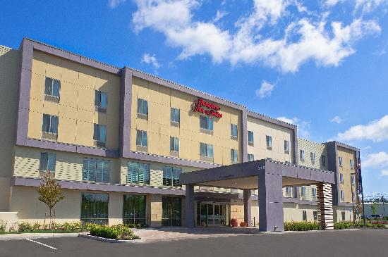 Hampton Inn & Suites Salem