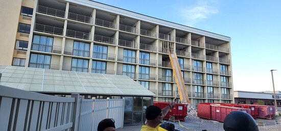 The Riverside Plaza Hotel