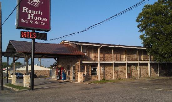 Ranch House Inn & Suites