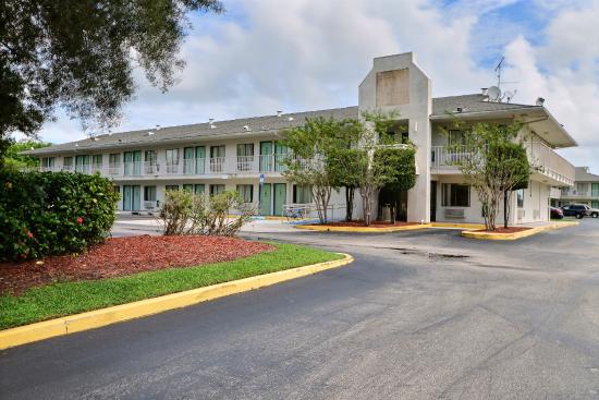 Motel 6 Ft Pierce