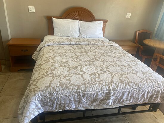 Apple Valley Motel
