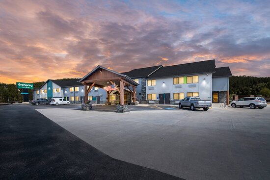 EverSpring Inn & Suites Hill City