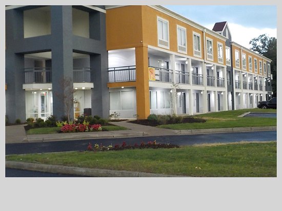 Clarion Pointe Indianapolis Northeast
