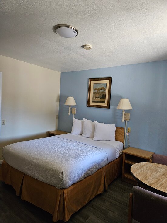 Travelodge by Wyndham Wenatchee
