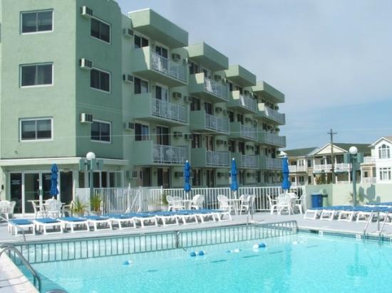 Diplomat Suites