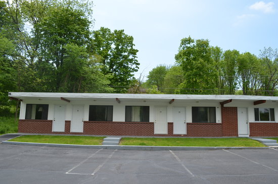 Paramount Motel