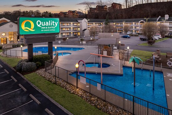 Quality Inn & Suites At Dollywood Lane