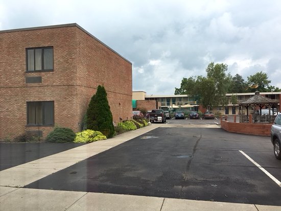 Meadow Court Inn