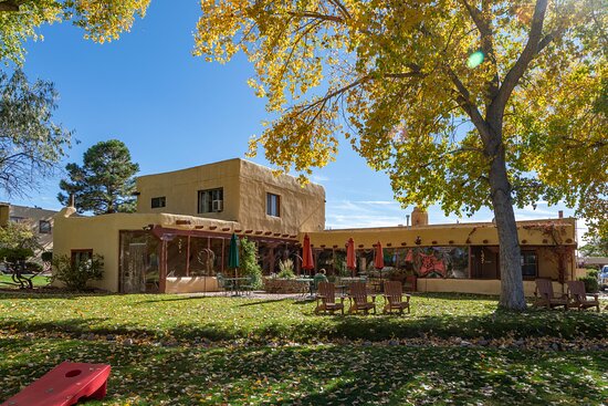 El Pueblo Lodge