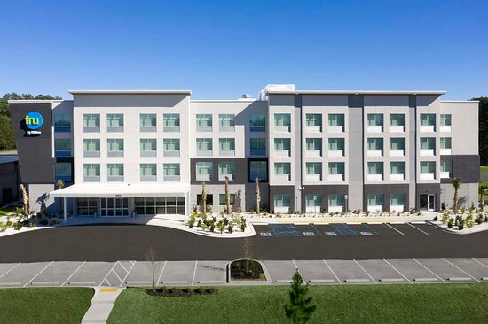 Tru by Hilton Beaufort