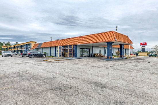 Hotel Elev8
