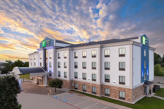 Holiday Inn Express & Suites Denton North By IHG