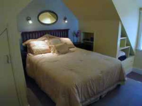 Kinley Manor Coach House