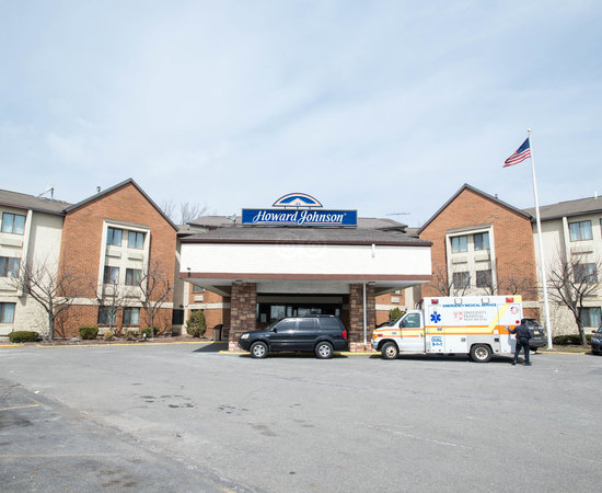 Howard Johnson Hotel by Wyndham Newark Airport