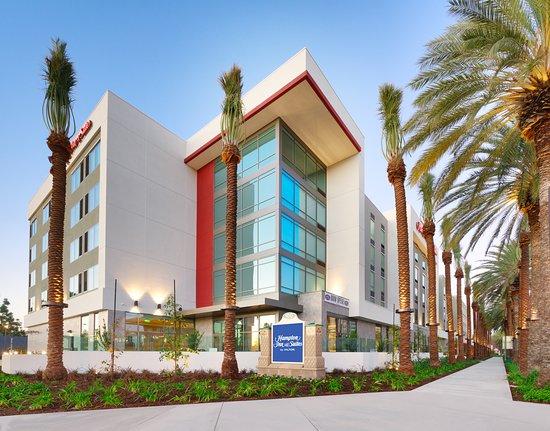 Hampton Inn & Suites Anaheim Resort Convention Center