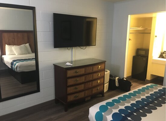 Heart Of Manteo Motor Lodge