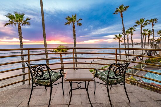 Pacific Terrace Hotel