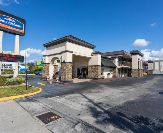 Howard Johnson by Wyndham Airport Florida Mall