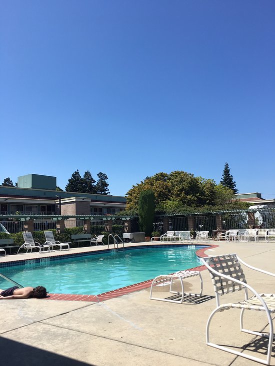 Days Inn & Suites by Wyndham Sunnyvale