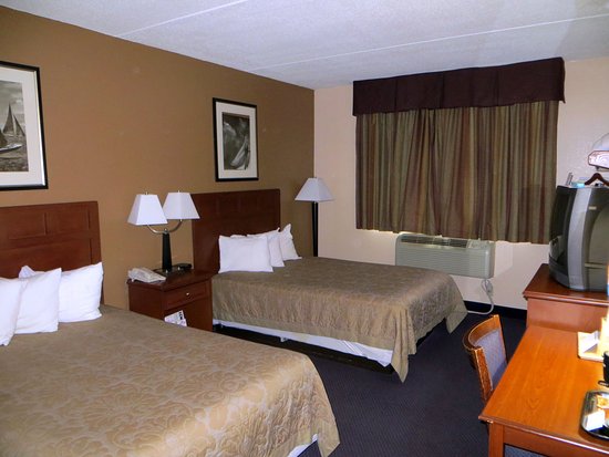 Super 8 by Wyndham Manchester Airport