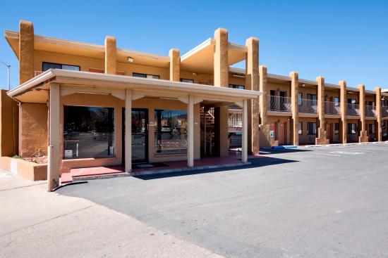 Motel 6 Santa Fe Plaza-Downtown