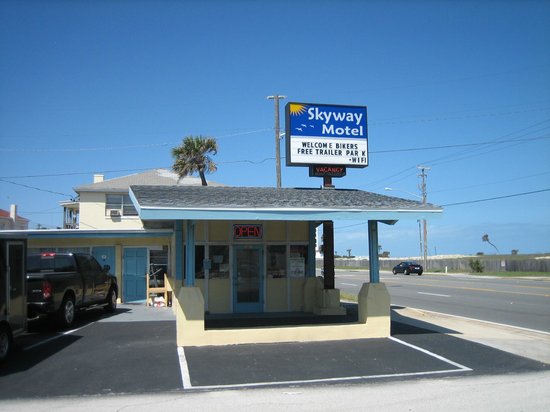 Skyway Motel
