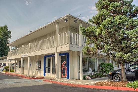 Motel 6 Seattle South