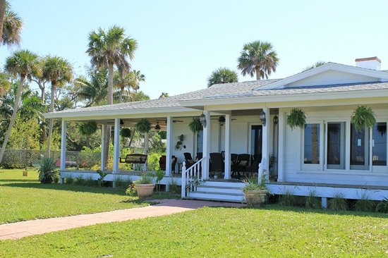 Indian River Lagoon Waterfront Cottages