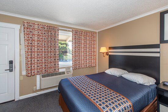 Surf Motel and Gardens