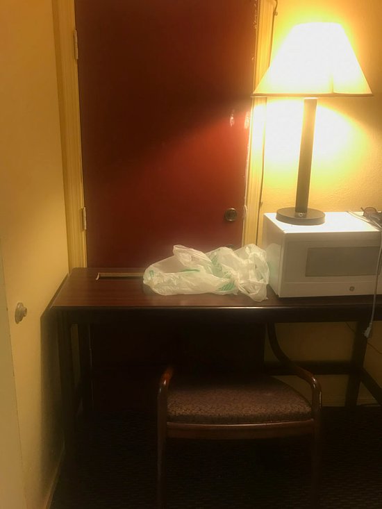 Economy Inn & Suites Tulsa