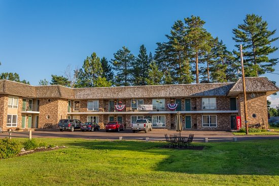Budget Host Cloverland Motel