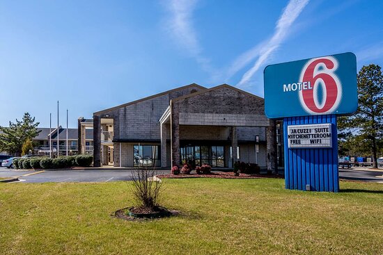 Motel 6 Kenly, NC