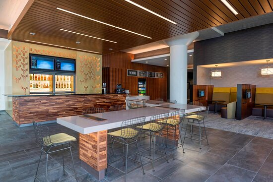 Courtyard Waterloo Cedar Falls