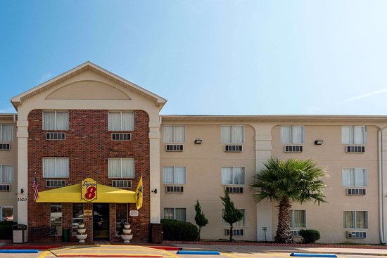Super 8 by Wyndham Waco University Area