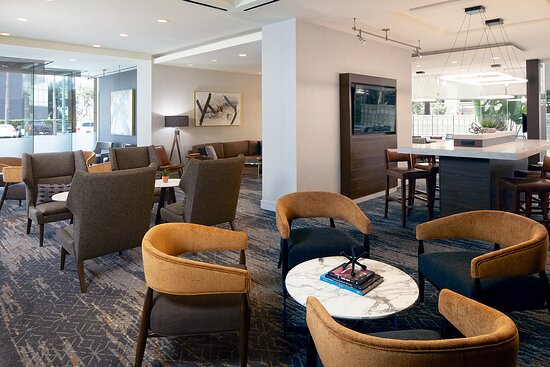 Courtyard by Marriott Los Angeles LAX/Century Boulevard
