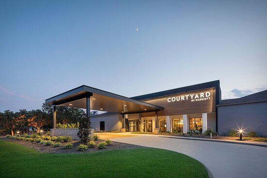 Courtyard by Marriott Dallas Addison/Midway